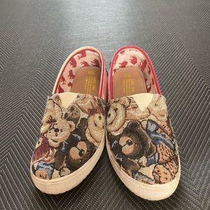 Walking shoe - size 5